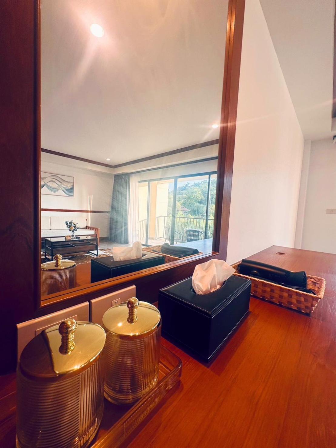 Ocean Pie Phuket - Adult Only Hotel Rawai Exterior photo