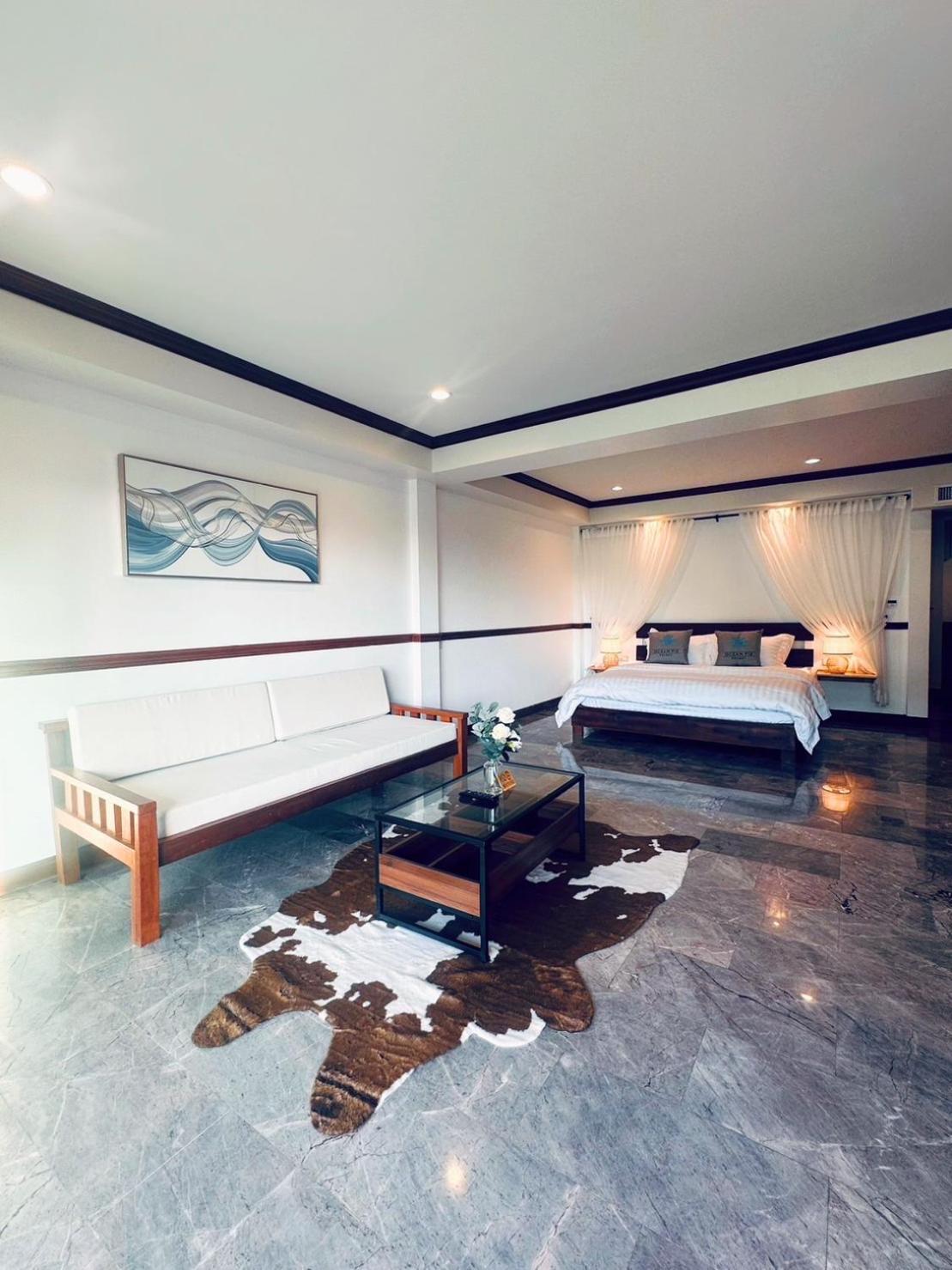 Ocean Pie Phuket - Adult Only Hotel Rawai Exterior photo