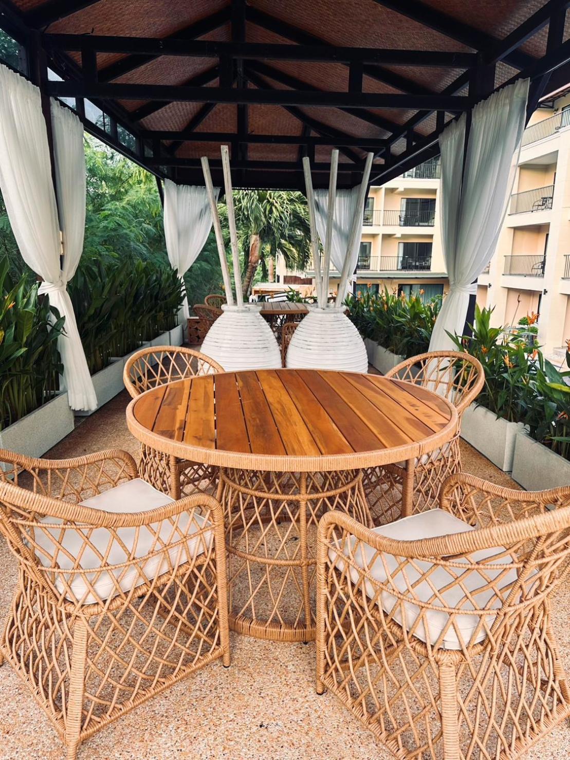 Ocean Pie Phuket - Adult Only Hotel Rawai Exterior photo