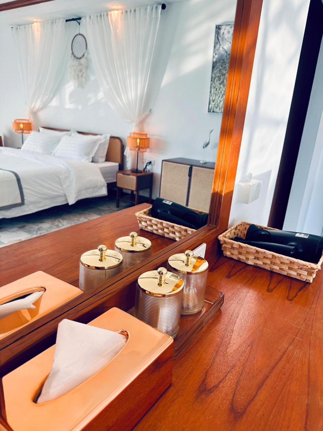 Ocean Pie Phuket - Adult Only Hotel Rawai Exterior photo