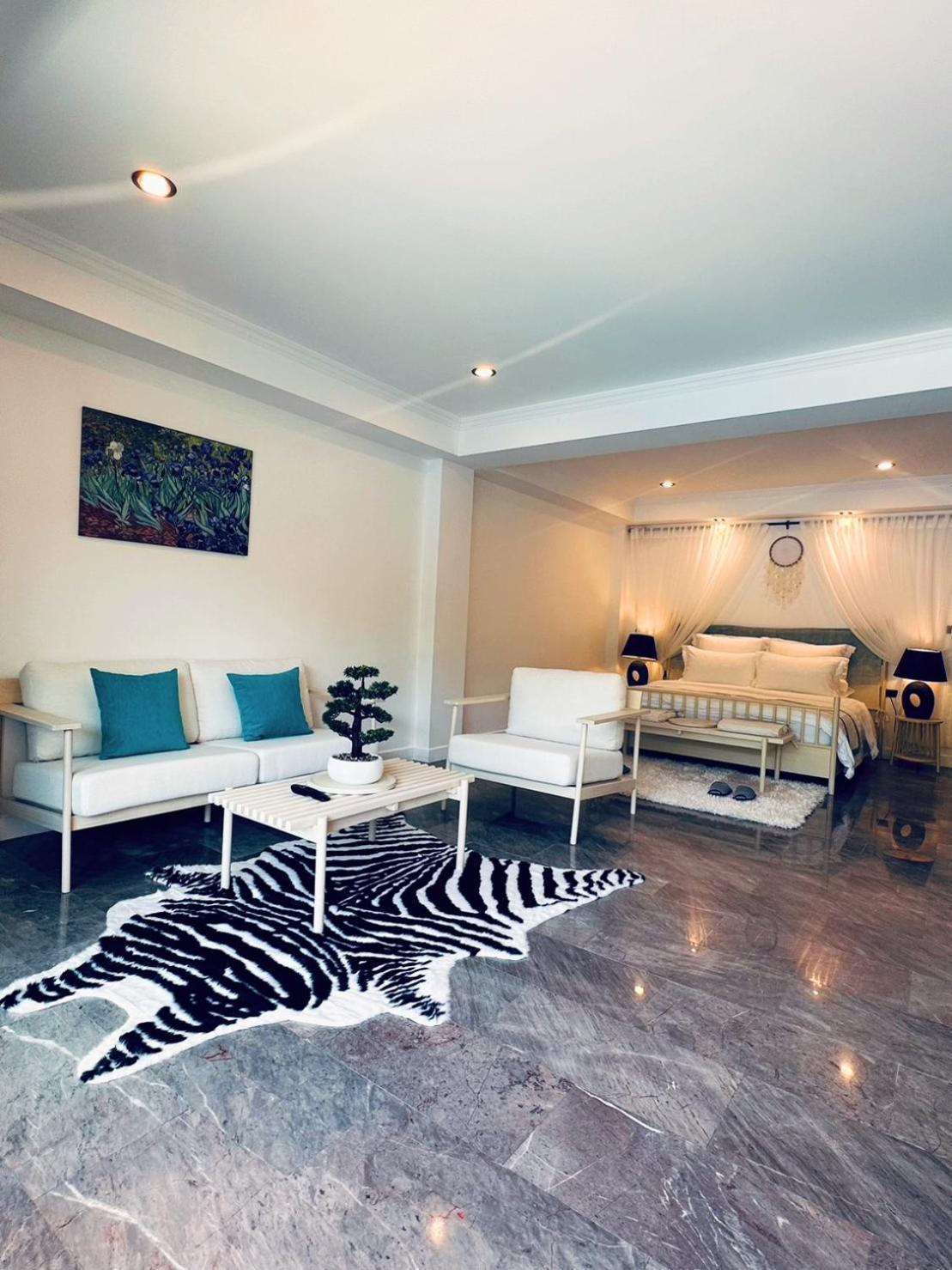 Ocean Pie Phuket - Adult Only Hotel Rawai Exterior photo